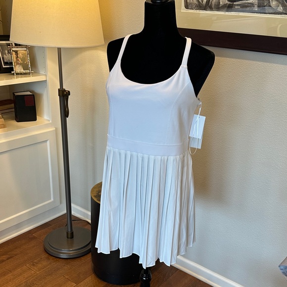 Z by Zella Tiebreak Crossback Pleated Active Dress white Large NWT - Picture 1 of 3